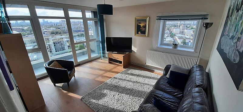 File:APARTMENT WITH VIEW LONDON.jpg