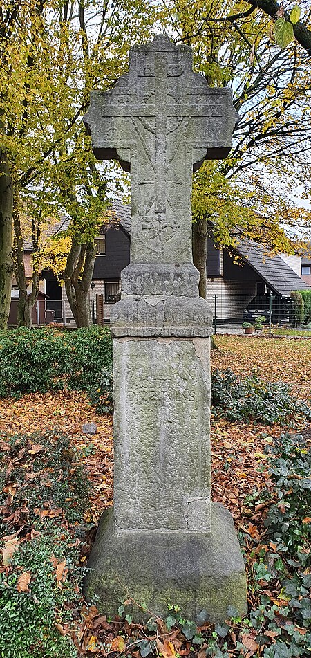 A 055 (Altenbroicher Straße) Wegkreuz Altenbroicher Straße Vorderseite Cultural heritage monuments in Mönchengladbach Wayside crosses in Mönchengladbach, Nov. 2021