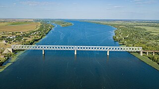 <span class="mw-page-title-main">Antonivka Railway Bridge</span> Bridge in Kherson Oblast, Ukraine