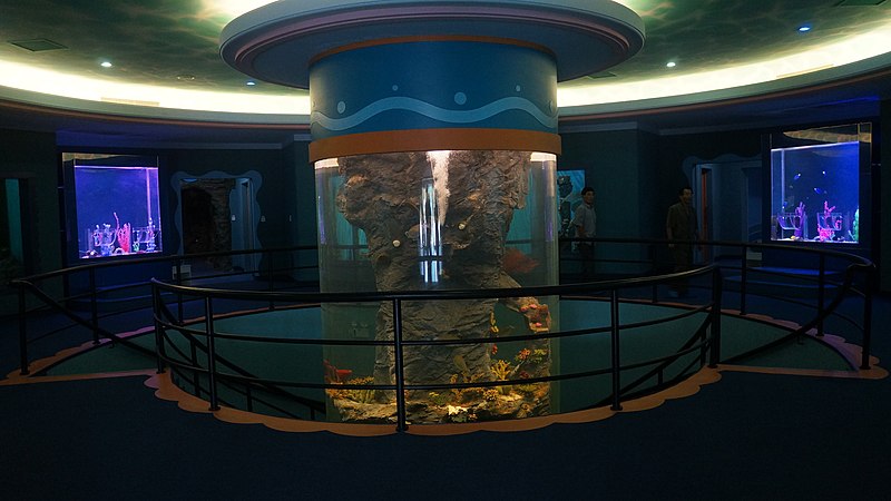 File:Aquarium (15457668163).jpg