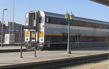 San Joaquin train stopped at the island platform of Bakersfield station. Bakersfield Station 2053 07.JPG
