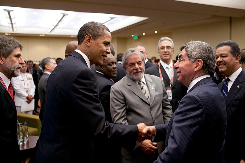 File:Barack Obama and Óscar Arias Sánchez.jpg