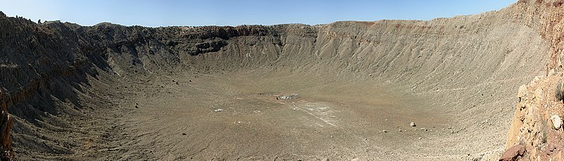صورة:Barringer Crater panoramic.jpg