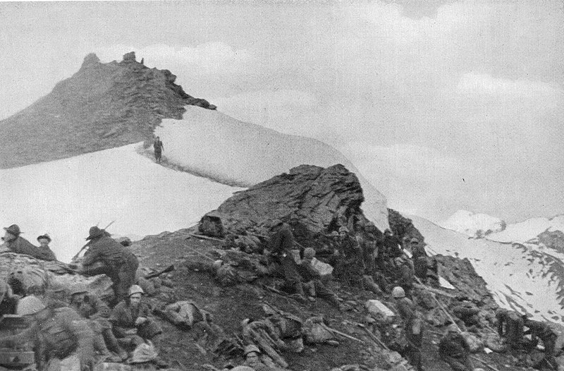 File:Battaglione alpini Val Dora sul colle della Pelouse giugno 1940.jpg