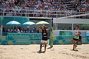 Deutsch: Beachvolleyball bei den Olympischen Jugendspielen 2018; Tag 11, 17. Oktober 2018; Jungen, Spiel um Platz 3 – Argentinien-Ungarn 2:0 (21–15/21–15) English: Beach volleyball at the 2018 Summer Youth Olympics at 17 October 2018 – Bronze Medal Match – Argentina-Hungary 2:0 (21–15/21–15)