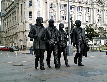 Tập_tin:Beatles_statue,_Pier_Head(1).jpg
