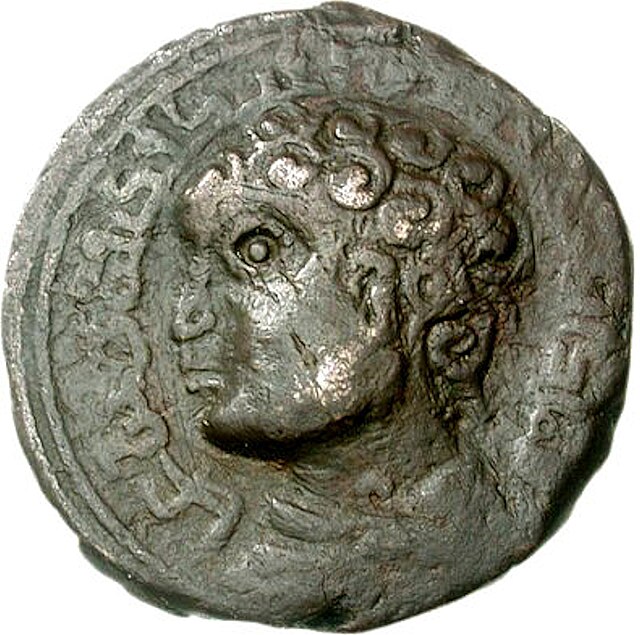 Muzaffar al-Din Gökböri. AH 563-630 (AD 1167-1233). Arbil mint. Dated AH 587 (AD 1191-2). Bareheaded and draped bust left; name and titles of Muzaffar