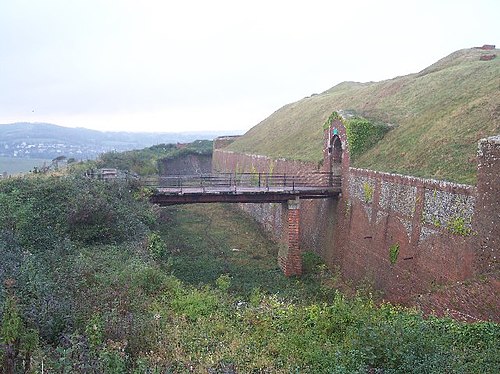 Bembridge Fort - geograph.org.uk - 72145.jpg