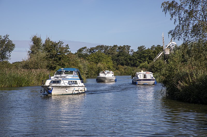 File:Boats on the River Ant at How Hill National Nature Reserve.jpg