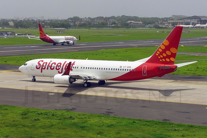 File:Boeing 737-8GJ, SpiceJet JP7044964.jpg