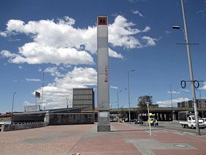 Богота от Хименес - Ricaurte estación TransMilenio.JPG