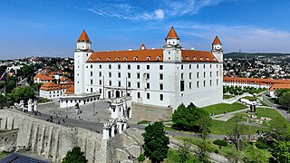 <span class="mw-page-title-main">Bratislava Castle</span> Castle in Slovakia