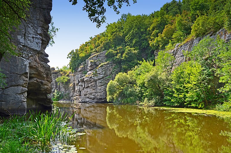 File:Buky Canyon, Ukraine.jpg