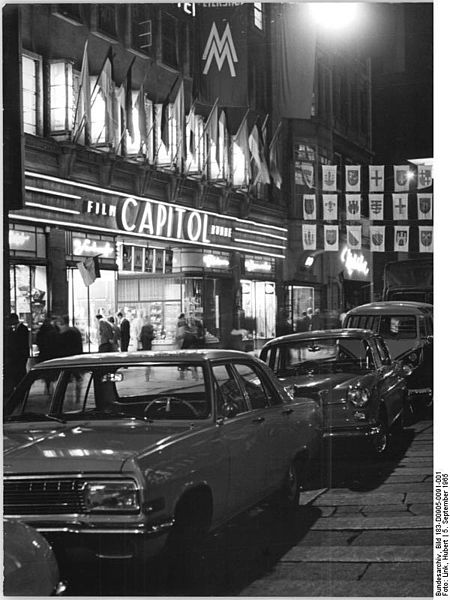 File:Bundesarchiv Bild 183-D0905-0091-001, Leipzig, Petersstraße, Kino "Capitol", Nacht.jpg