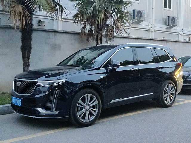 Cadillac_XT6_IMG001