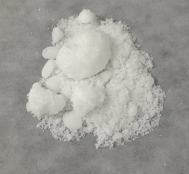 File:Cadmium bromide tetrahydrate.jpg