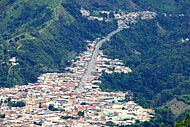 Cajamarca (Tolima) desde la Cordillera Central 03.jpg