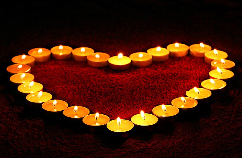 File:Candles (35799520591).jpg