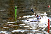 Deutsch: Kanusport bei den Olympischen Jugendspielen 2018; Tag 10, 16. Oktober 2018; Finale Jungen Einer-Kajak-Slalom: Lan Tominc (Slowenien, Gold) - Guan Changheng (China, Silber) - Tom Bouchardon (Frankreich, Bronze) English: Canoeing at the 2018 Summer Youth Olympics at 16 October 2018 – Boys' K1 slalom Gold Medal Race: Lan Tominc (Slovenia, gold) - Guan Changheng (China, silver) - Tom Bouchardon (France, bronze)