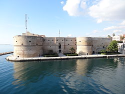Aragonský hrad (Taranto) .JPG