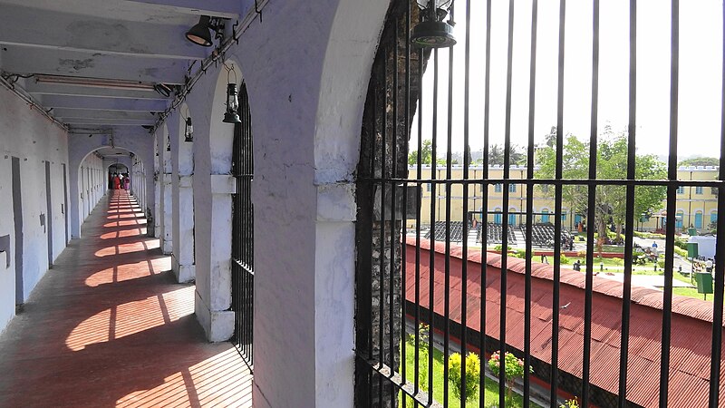 File:Cellular Jail Balcony.JPG