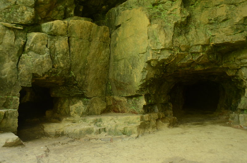 File:Cherney Maribel Caves cave entrance.jpg