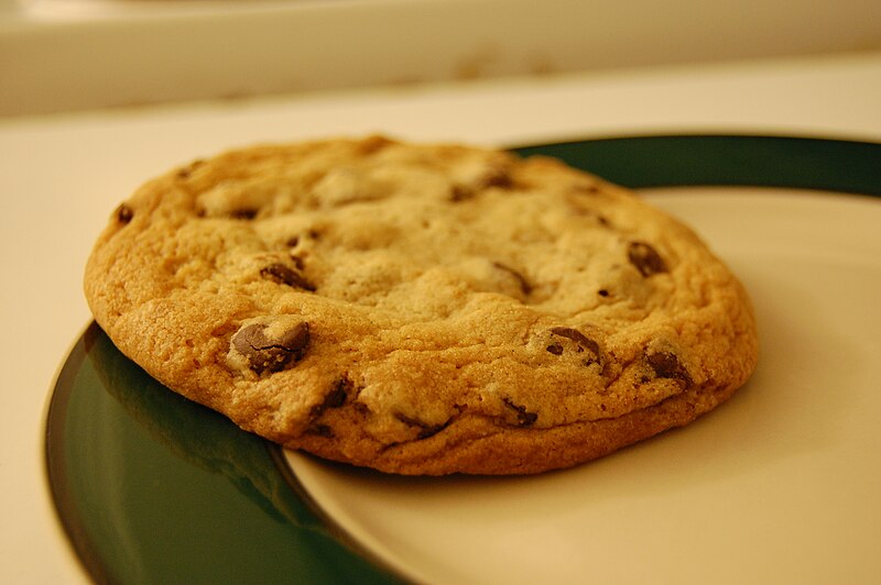 File:Chocolate chip cookie (2870410799).jpg