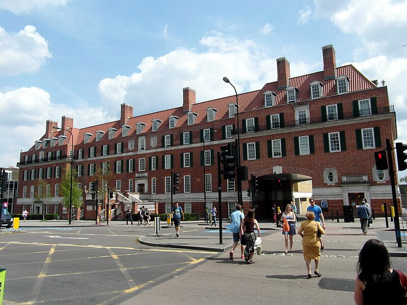 File:Clapham Common South Side (8715430094).jpg