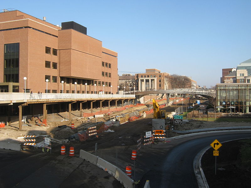 File:Construction on the Metro Green Line at Washington Avenue on the East Bank, November 2011.jpg