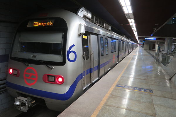 Fleets of Violet line trains supplied by Mitsubishi. Here, a train leaves from JLN Stadium Metro Station.