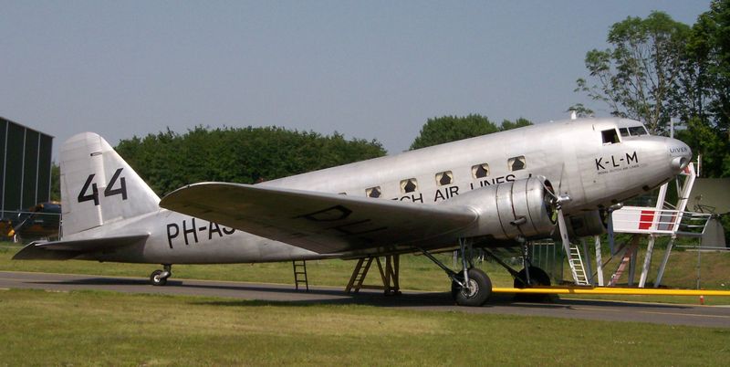 File:Douglas DC-2 Uiver.jpg