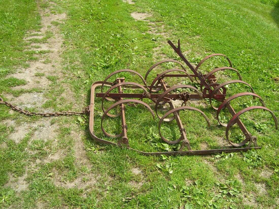 Drag harrow