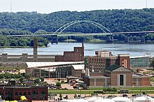 Dubuque Iowa and Wisconsin Bridge.jpg