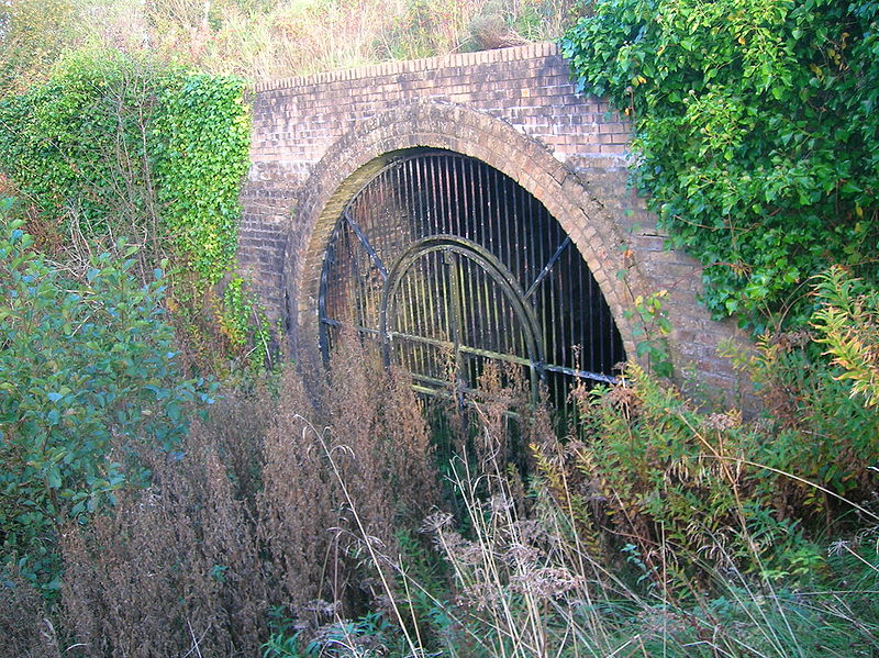 File:Eglinton railway tunnel.JPG