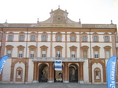 Facciata principale del palazzo ducale di Sassuolo.JPG