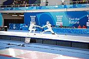 Deutsch: Fechten bei den Olympischen Jugend-Sommerspielen 2018: Tag 1, 7. Oktober 2018, Jungen, Säbel, Kampf um Bronze - Mazen Elaraby (EGY) - Robert Vidovszky (USA) 15:10 English: Fencing at the 2018 Summer Youth Olympics at 7 October 2018 – Boys' sabre Bronze medal match – Mazen Elaraby (EGY) Vs Robert Vidovszky (USA) 15:10