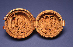 Flemish - Rosary Bead with Scene of Christ Carrying the Cross - Walters 61131.jpg