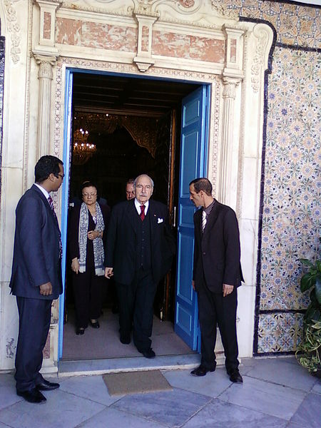 File:Foued Mbazzaa, Président de la République Tunisienne par intérim, le 15 janvier 2011.jpg