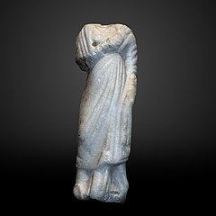 statuette fragmentaire de femme drapée-Sb 3789