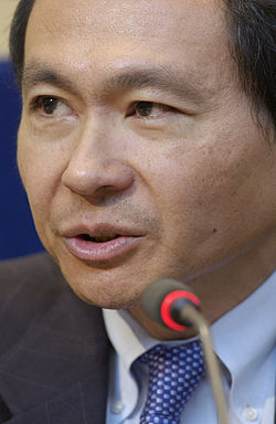 Франсис Фукуяма през 2005 г.