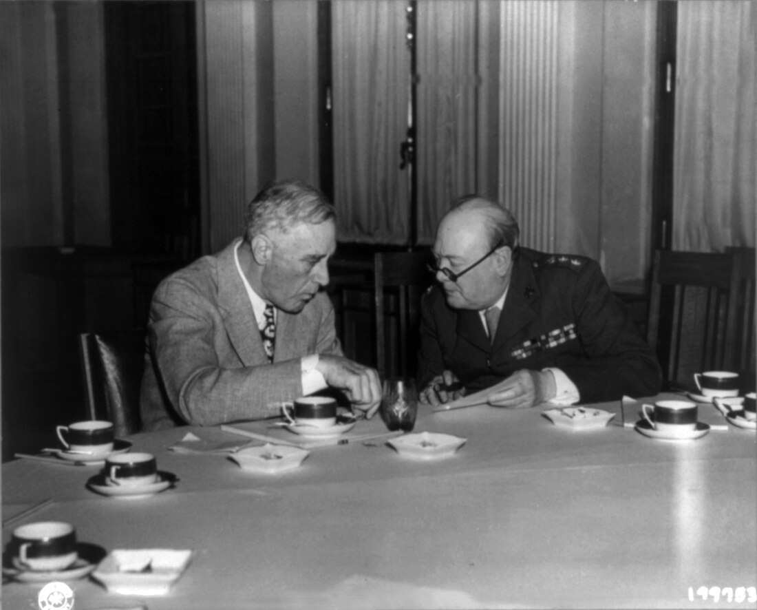 File:Franklin Roosevelt and Winston Churchill at Yalta cph.3b04339.jpg