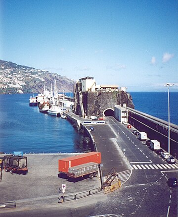 Fichier:Funchal-port.jpg