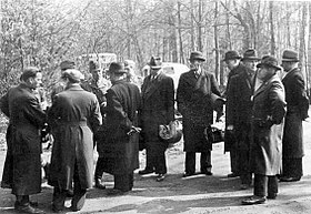 Agentes da Gestapo à paisana durante as operações dos Ônibus Brancos em 1945