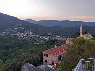 Giüstéxine, San Michê e San Luensu visti dau castéllu