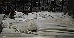 Gisant de Pépin le Bref et Bertrade de Laon à la Basilique de Saint-Denis, France.jpg