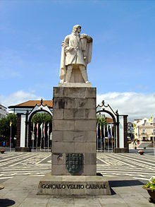 Ponta Delgada : Statue de Gonçalo Velho Cabral, premier capitaine-donataire des Açores