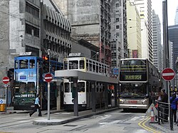 Straßenbahnhaltestelle HK Sheung Wan KMBus 914 Des Voeux Road Central.jpg