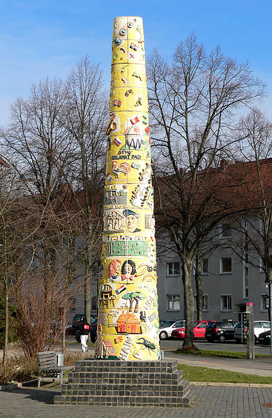 File:Hainholz Stele Siegfried Neuenhausen.jpg