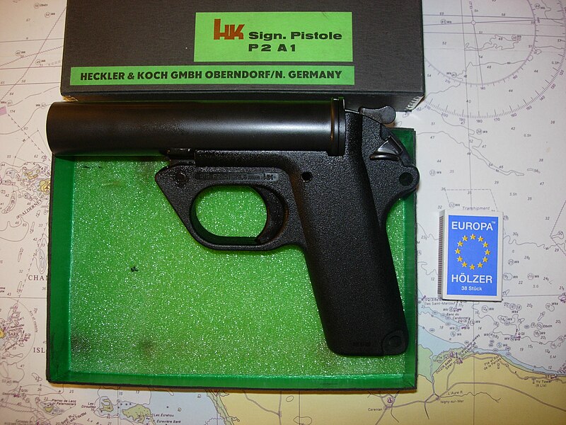 File:Heckler u Koch Signalpistole P2A2.jpg