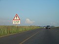 Hinweis auf gefährliche Hijacking-Stelle auf einer südafrikanischen Autobahn